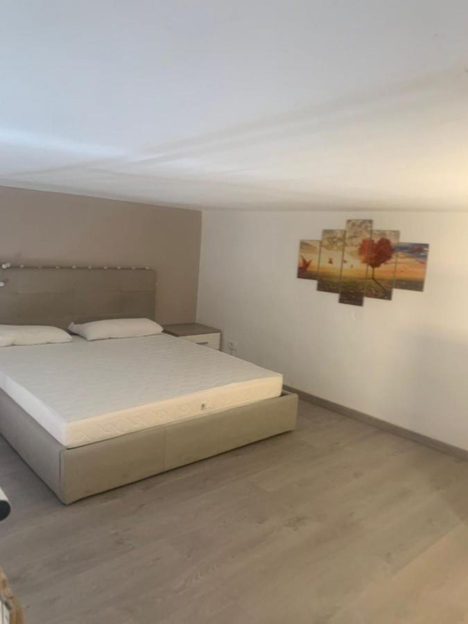 Odeon Apartment In Centro A ลีวอร์โน ภายนอก รูปภาพ